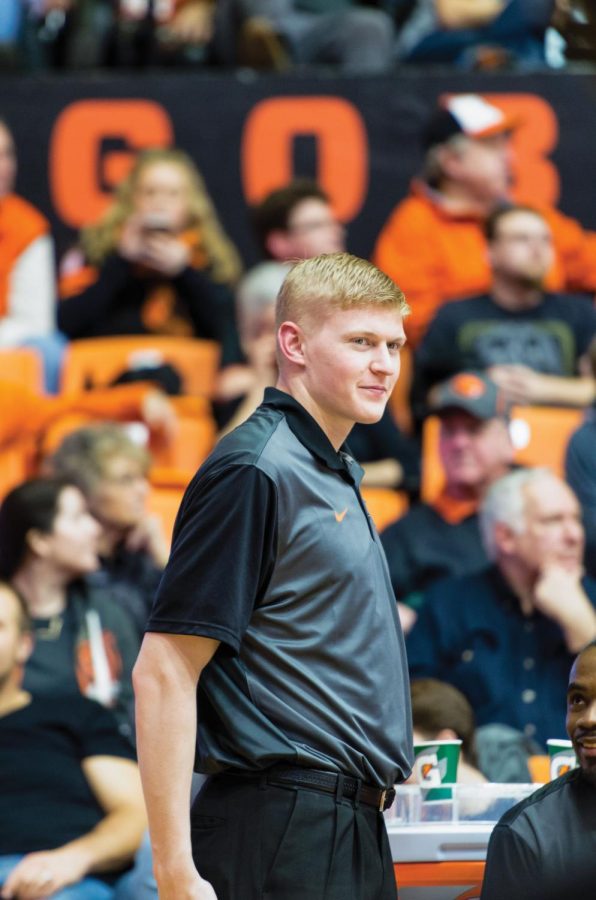 Senior Bryan Boswell did not have a great experience playing basketball at Southwestern Oregon. After playing for the men’s basketball team last season, he has a new role as a team manager this year.