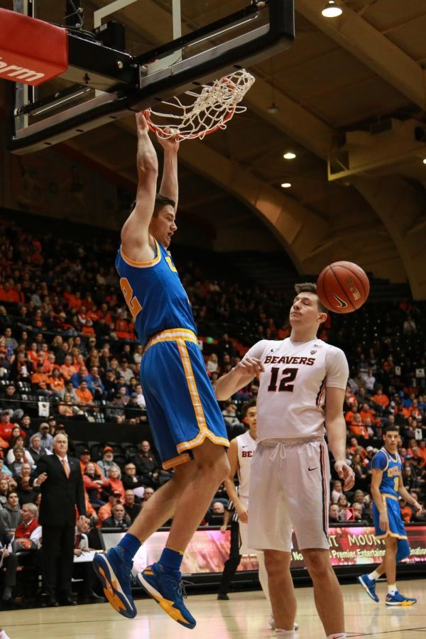 Sophomore Drew Eubanks plays during the UCLA game.