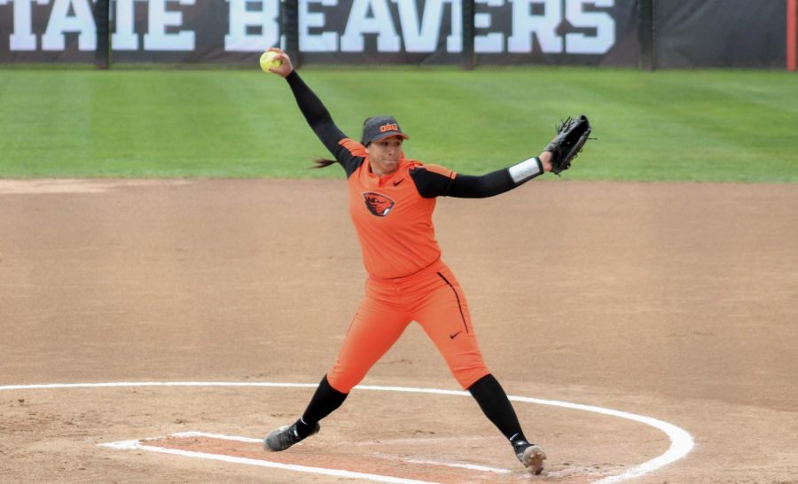 Sophomore pitcher Mariah Mazon throws a pitch during Sunday’s game against the ASU Sun Devils at the OSU Softball Complex. The Beaver’s lost 2-1 in the 15th inning after six extra innings.