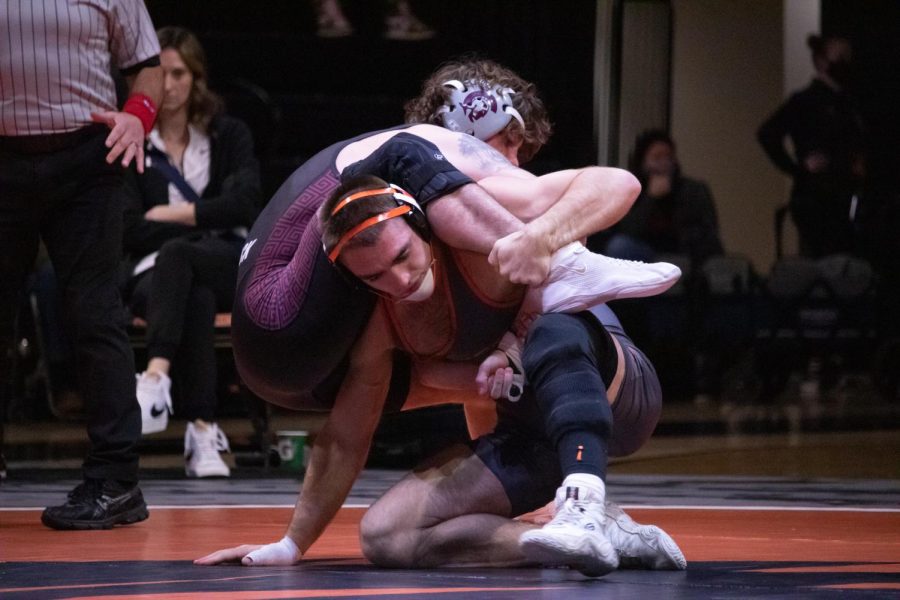 Oregon+State+redshirt-junior+157-pound+wrestler+Hunter+Willits+elevating+his+opponents+leg+to+get+the+takedown+against+the+University+of+Little+Rock%2C+Arkansas+Trojans+in+Gill+Coliseum+on+Jan.+14%2C+2022.+Willits+would+win+his+match+by+a+score+of+7-2%2C+and+the+Beavers+would+win+the+meet+by+a+score+of+34-0.+