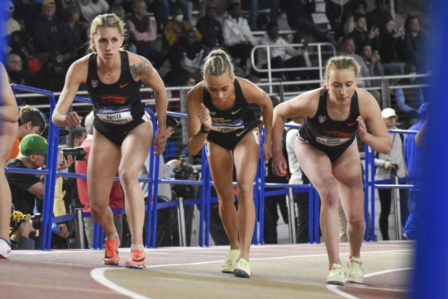 Oregon State redshirt-juniors Kaylee Mitchell (left) and Grace Fetherstonhaugh (far right) line up to compete in the NCAA Championships on March 11 in Detroit, Mich. Fetherstonhaugh finished ninth and Mitchell finished twetlth in the 3000 meters event, and earned Second-Team All-America honors