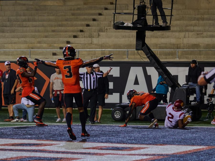 Senior+safety+Jaydon+Grant+celebrates+an+incompletion+against+the+Unversity+of+Southern+California+on+Sept.+24+in+Reser+Stadium%2C+Corvallis.+The+Beavers+travel+south+to+Stanford+to+try+and+win+their+first+PAC-12+conference+game+of+the+season.