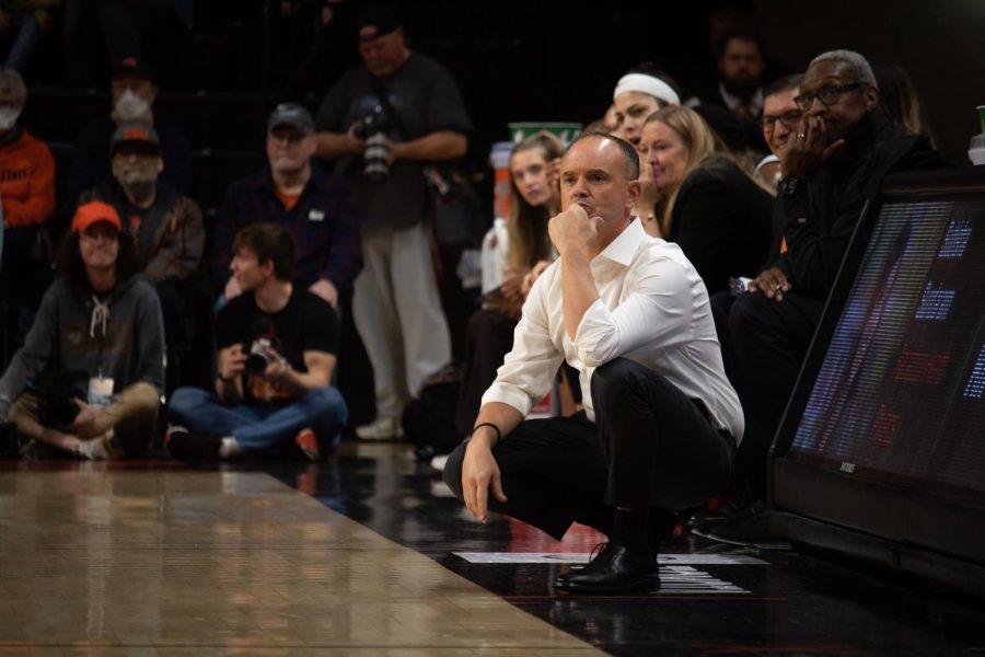 Head+coach+of+the+OSU+womens+basketball+team%2C+Scott+Rueck%2C+looks+over+his+teams+play+during+the+second+quarter+of+their+game+against+Colorado+University+in+Gill+Coliseum.+Ruecks+Beavers+need+to+maintain+a+winning+culture+heading+into+the+coming+PAC-12+Tournament.