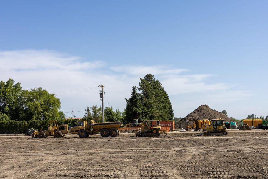 The+southtown+Corvallis+apartments+construction+site+on+June+6.+The+apartments+being+built+are+for+low-income+individuals+and+are+expected+to+be+completed+Fall+of+2024.