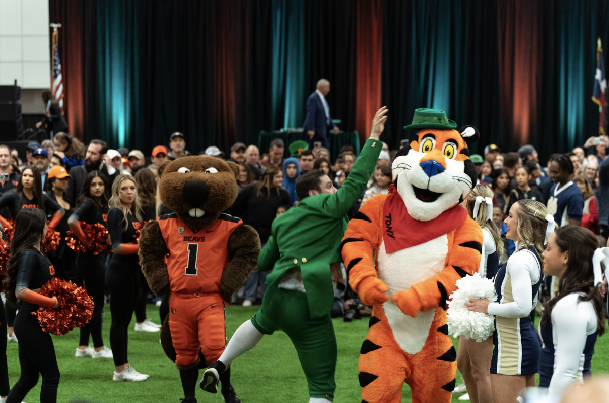 In celebration of El Paso’s yearly Tony the Tiger Sun Bowl game, ElPasoLive.com hosts a Fan Fiesta as a sort of pep rally for the teams. This year, the Oregon State Beavers and the Notre Dame Fighting Irish are going head to head in the Sun Bowl, taking place on December 29th, 2023. 